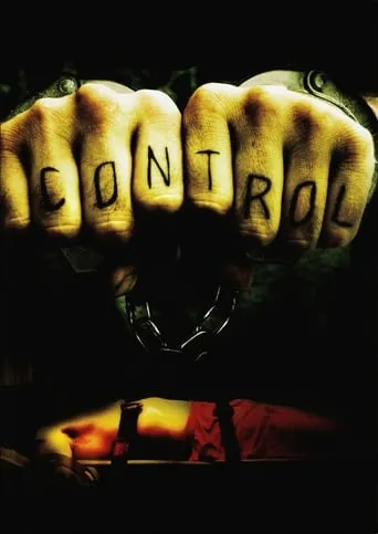 Póster de Asesino (2004) con Kathleen Robertson como Eden Ross
