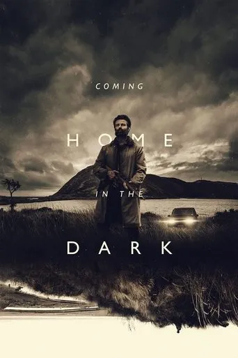 Póster de Atrapados en la oscuridad (2021) con Erik Thomson como Hoaggie