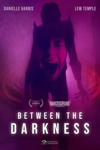 Póster de Between the Darkness