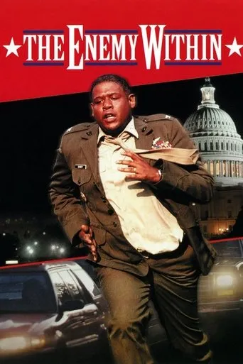 Póster de El enemigo en casa (1994) con Leonard Kelly-Young como Protective Service Guard