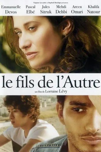 Póster de El hijo del otro (2012) con Mehdi Dehbi como Yacine Al Bezaaz