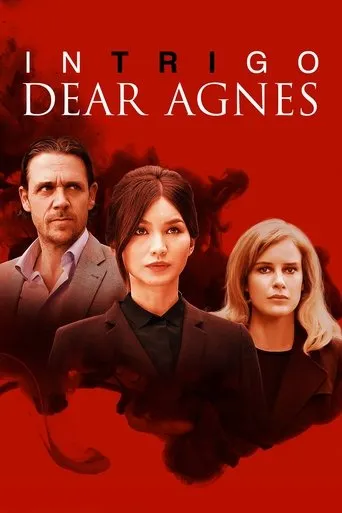 Póster de Intrigo: querida Agnes (2019) con Gemma Chan como Henny