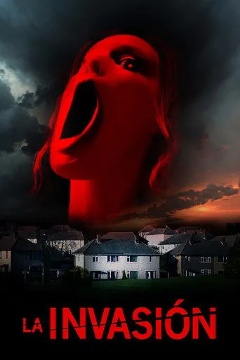 Póster de La invasion (2019) con Joel Courtney como Zach Henderson