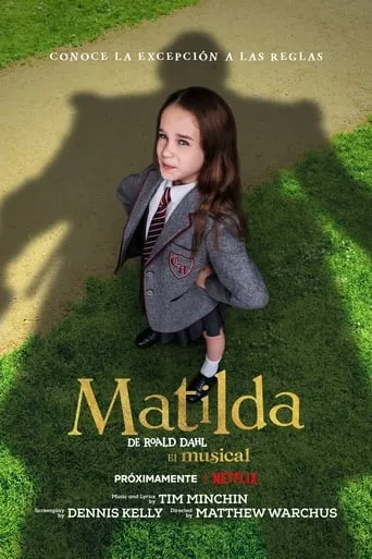 Póster de Matilda de Roald Dahl: El musical (2022) con Andrea Riseborough como Mrs. Wormwood