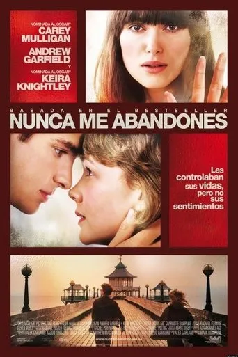 Póster de Nunca me abandones (2010) con Damien Thomas como Doctor