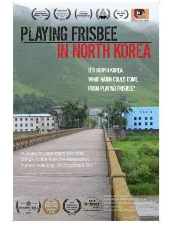 Póster de Playing Frisbee in North Korea