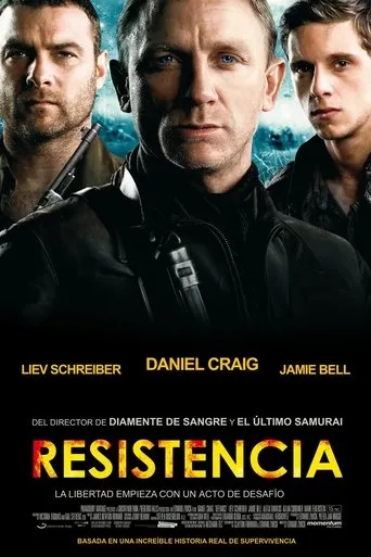 Póster de Resistencia (2008) con Jonjo O'Neill como Lazar