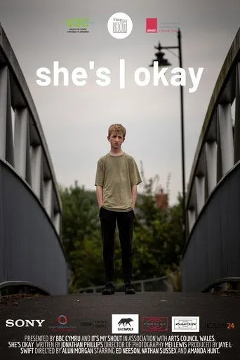 Póster de She's Okay